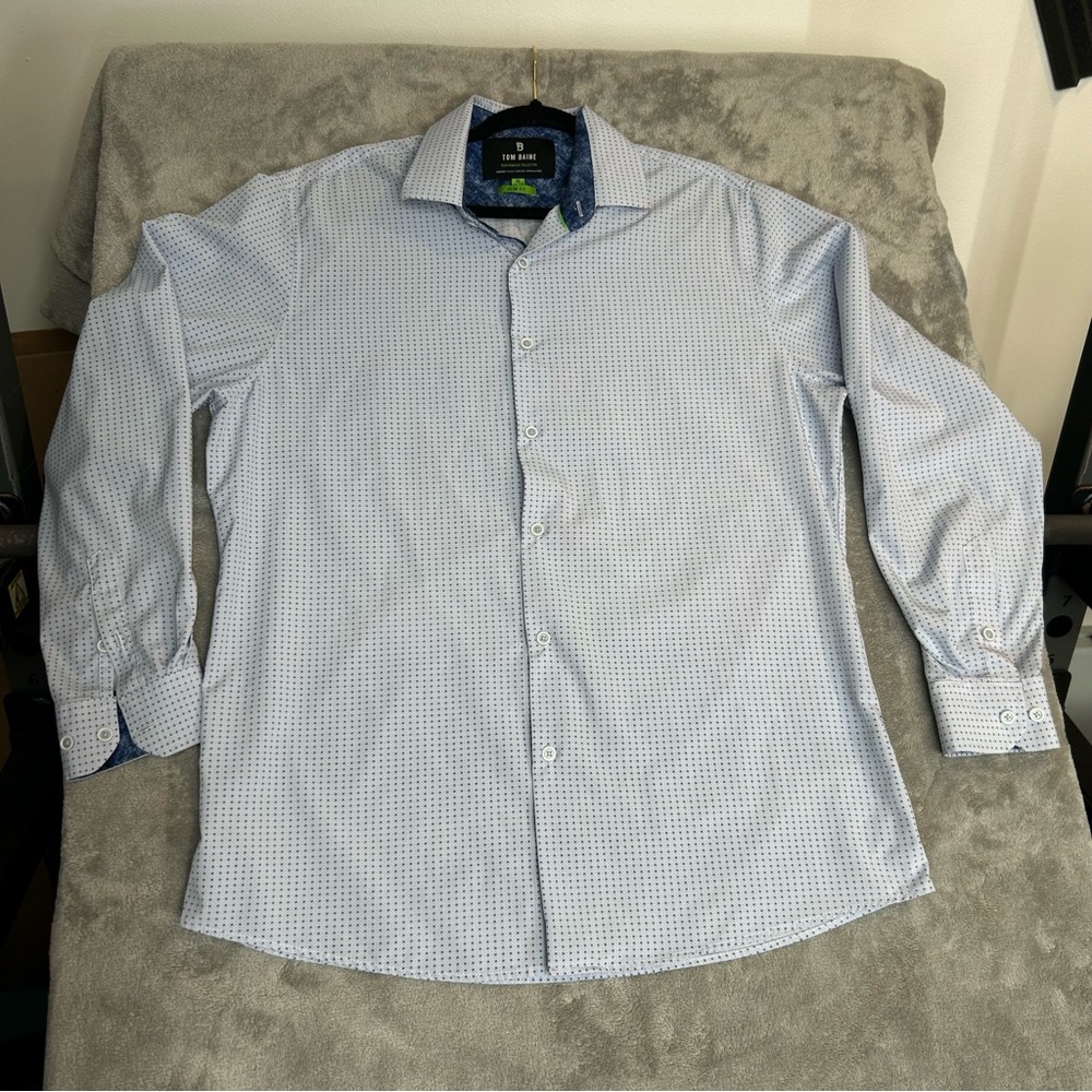 Tom Baine Slim Fit Button Down Dress Shirt Men's Size XL Color White and Blue‎